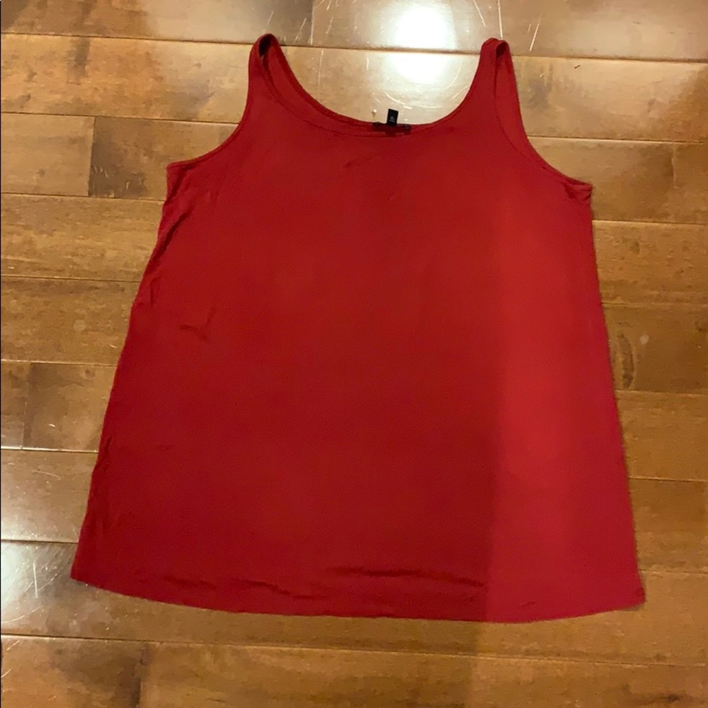 Eileen Fisher 100% red silk tank top - M